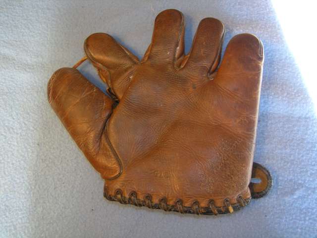 Gene Moore Goldsmith G18 1 Front Doug